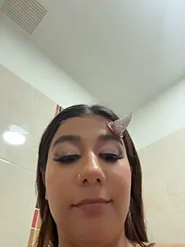 TiffanyHillss1 - Suck my nipples