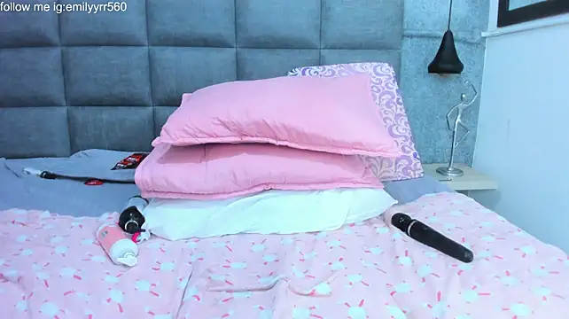 Emilyy_r - 🧷 Nipple pinching / Gentle teasing 🧷