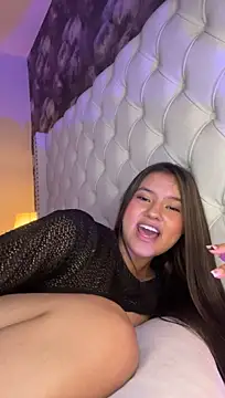 VictoriaNavarro - Oil On My Butt 🍑 & Tits 🍒