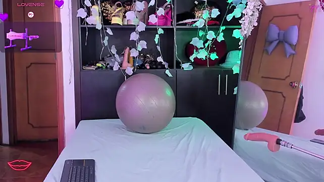 Cleopatraa - SPIT ON TITS
