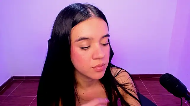 Isabellawhitmore - Flash ass