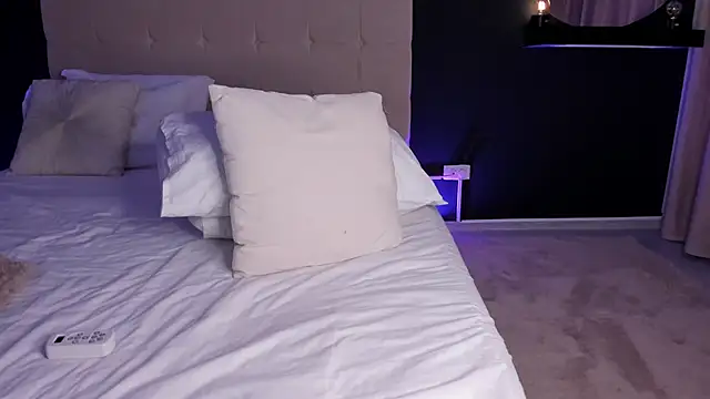 KaylaBenz - Wanna fuck my tits? ❤️❤️❤️