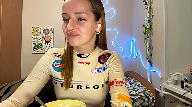 Saykilife - massage my tits :)
