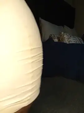 BOTTYANGELxx1 - SPREAD PUSSY IN DOGGY