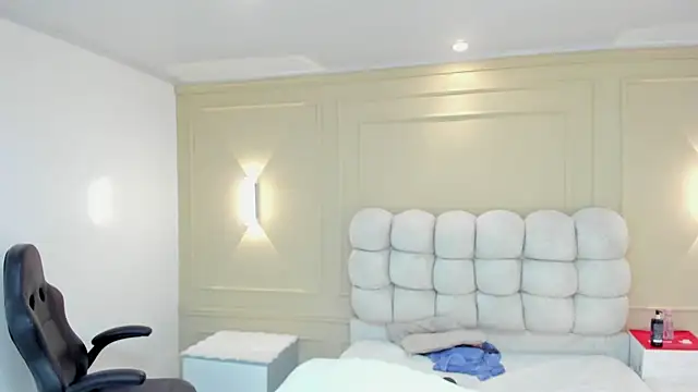 MAYTE1096 - boob massage with cream