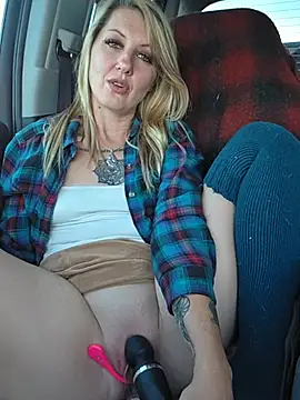 SheIsSomething - Squirt outside LT gets 5 min TC
