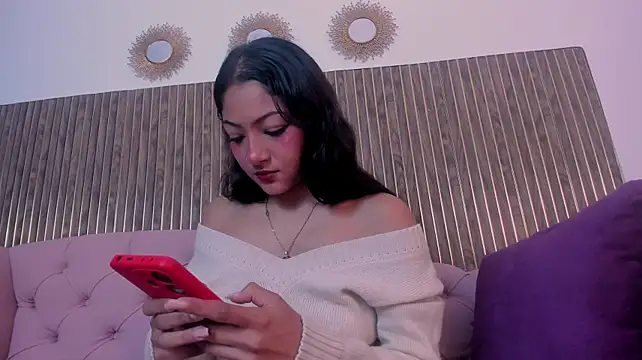 Kiara_bellaa - Slow striptease 💃