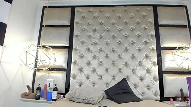 Aurora-Rossi - suck dildo