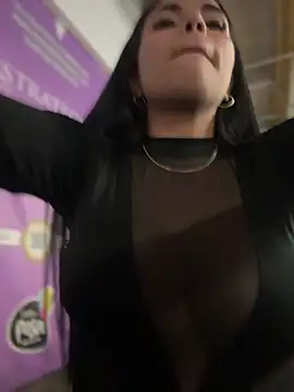Naatalia - Horny in malll