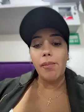 Hannahoff - SHOW BIG BOOBS IN PUBLIC
