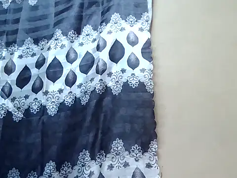 ToxicDoll01 - hii guiz plz help me to pay school fees