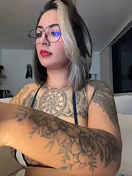 Rae_Lil_White - 🔥GET NAKED+FINGERS WET PUSSY NO MERCY