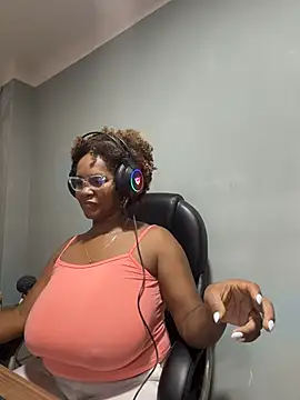 AliciaMiilf - slap x5 my tits