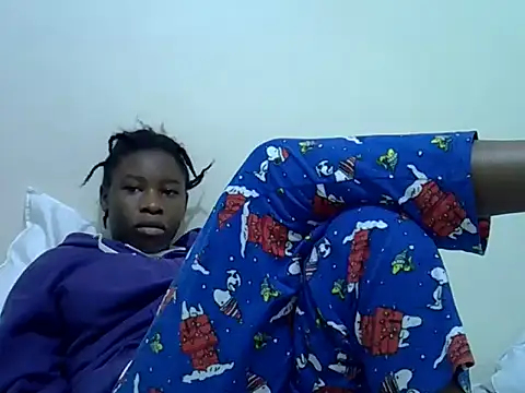 Malia001 - fingering until i squirt