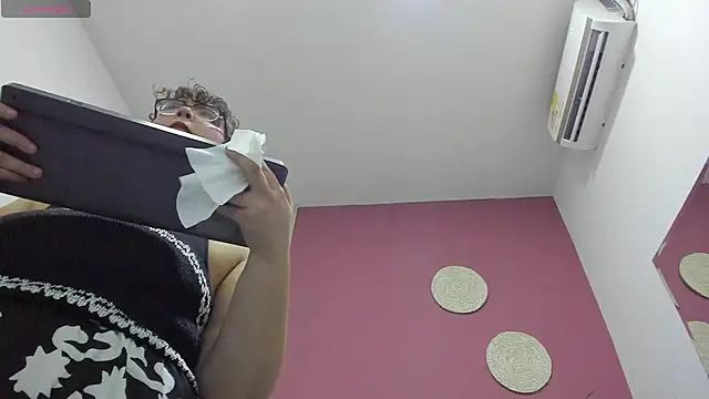 Miahchubby - Make me bounce on top of you