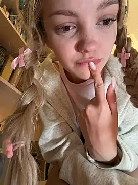 Elsawhere - cum back in 10 minutes!