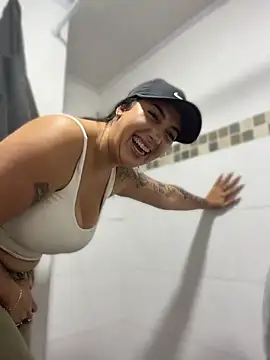 Hannahoff - SHOW BIG BOOBS IN PUBLIC