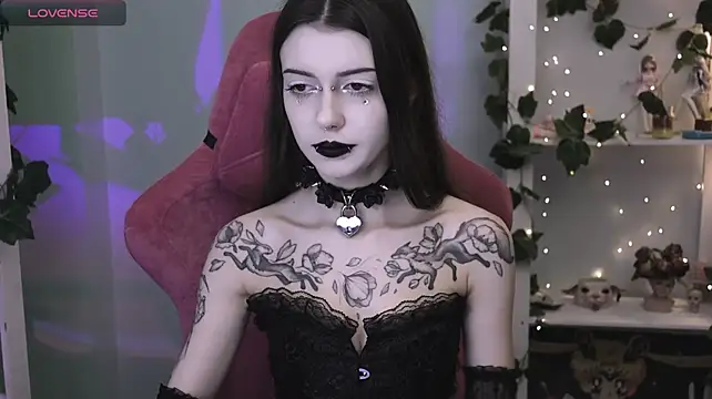 Gothickotik - topless teasing