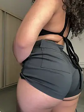 Curlyierr - UNDRESS AND GET NAKED