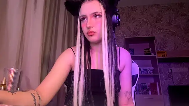 SharikaBabecki - Spank Ass 5 time