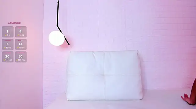 Whiney_Luxe - Show titis