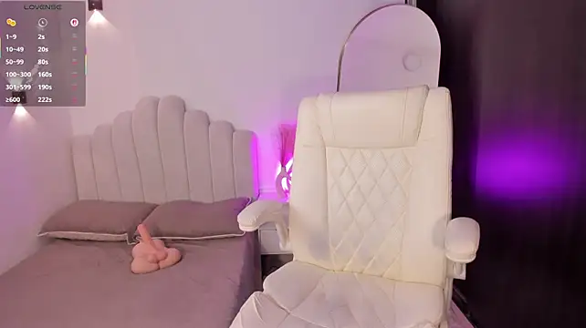 AmberLewis_ - Full Naked + Spanks Ass