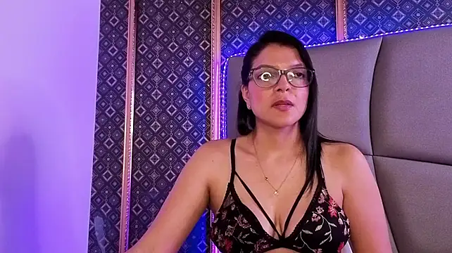 IsabellaTaner_milf - Oil in my body + Rub pussy