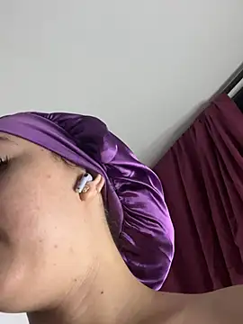 Alaia_princess - oil on the buttocks