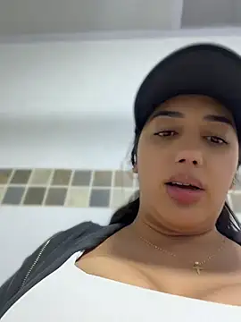 Hannahoff - SHOW BIG BOOBS IN PUBLIC