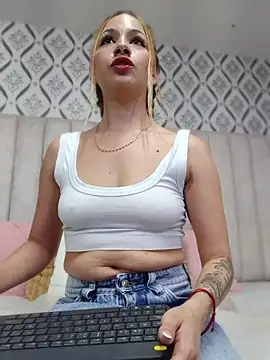 Chiara_Bond - ꧁⎝ 𓆩༺✧DOGGY FUCK✧ ༻𓆪 ⎠꧂