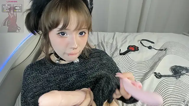 Nixiee - pinch nipples