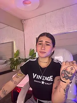 Valentinarose__ - ice on my tits ✨😊