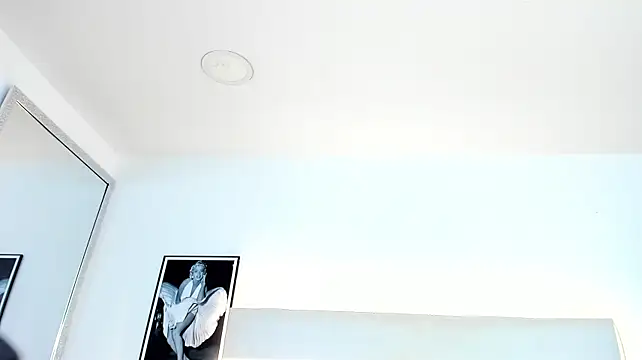 TaylorEvanss - show pussy+spank+rub