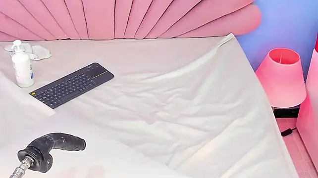 Sharlotthe_bigass - show titts + show ass