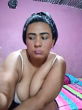 Milena1024 - Mostrar los pechos