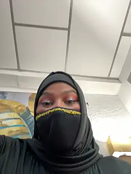 Aylin_arabic - Naughty toes tease