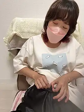 Emma_9259 - 四つ這いになっておもちゃぐりぐり