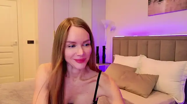 Trophy_x_W1fe - Hand in panties -rub clit