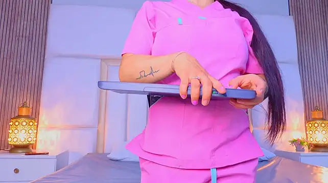 ScarlethOlwen - flash boobs + saliva