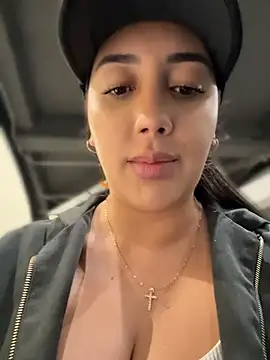 Hannahoff - SHOW BIG BOOBS IN PUBLIC