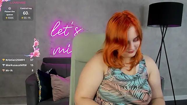 Alica_Keller - Look under the dress