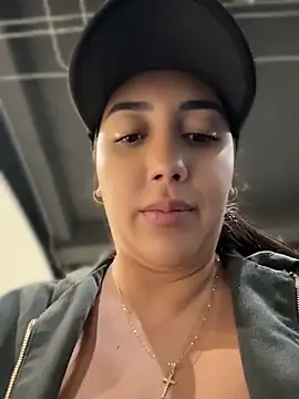 Hannahoff - SHOW BIG BOOBS IN PUBLIC