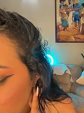 SaharQamar - NAKED+OIL