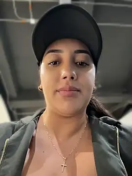 Hannahoff - SHOW BIG BOOBS IN PUBLIC
