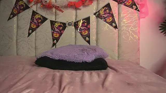 Mia_sweetie1 - Dance sexy + naked 🍒🍑