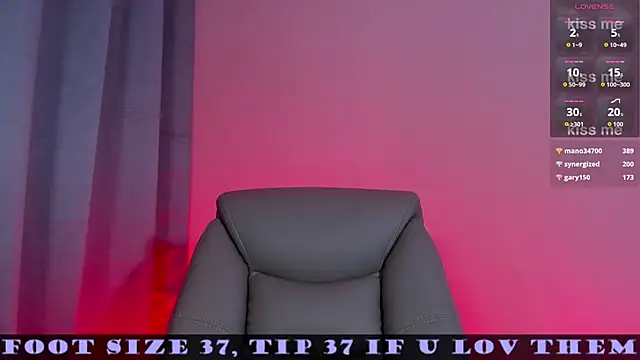 Cloeperson_1 - suck toes and flash smalltits