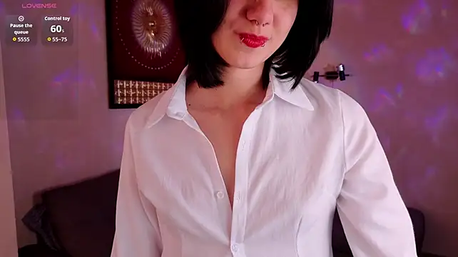 MilaVey - Oil play with my Tits