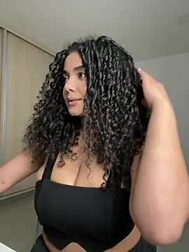 Curlyierr - UNDRESS AND GET NAKED