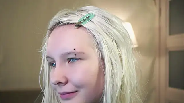 Honeyblo - Eye contact and lip licking <3