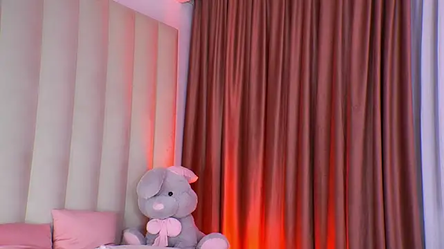 AishaSins - Pleasuring myself😈